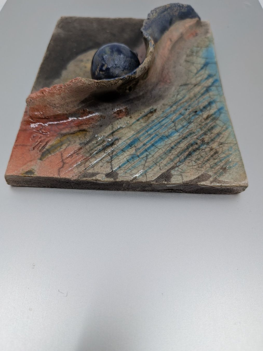 Sculture & Statue: Kunstkeramik Relief Monogramm Signatur – Usato da Emmen venduto da magelan 2