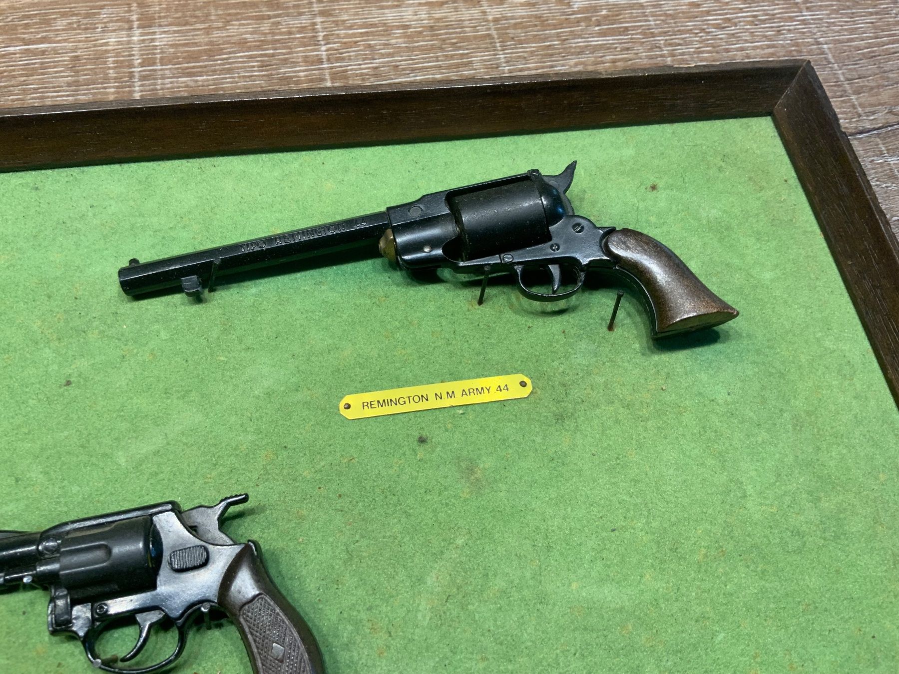 Libri: Bild Sammlung Miniatur Handfeuerwaffen. – Usato da Willisau venduto da Minali 3