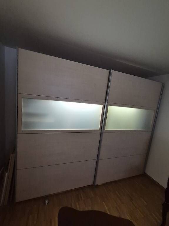 Armadi: Kleiderschrank mit Beleuchtung  – Usato da Othmarsingen venduto da zoe_8g5n