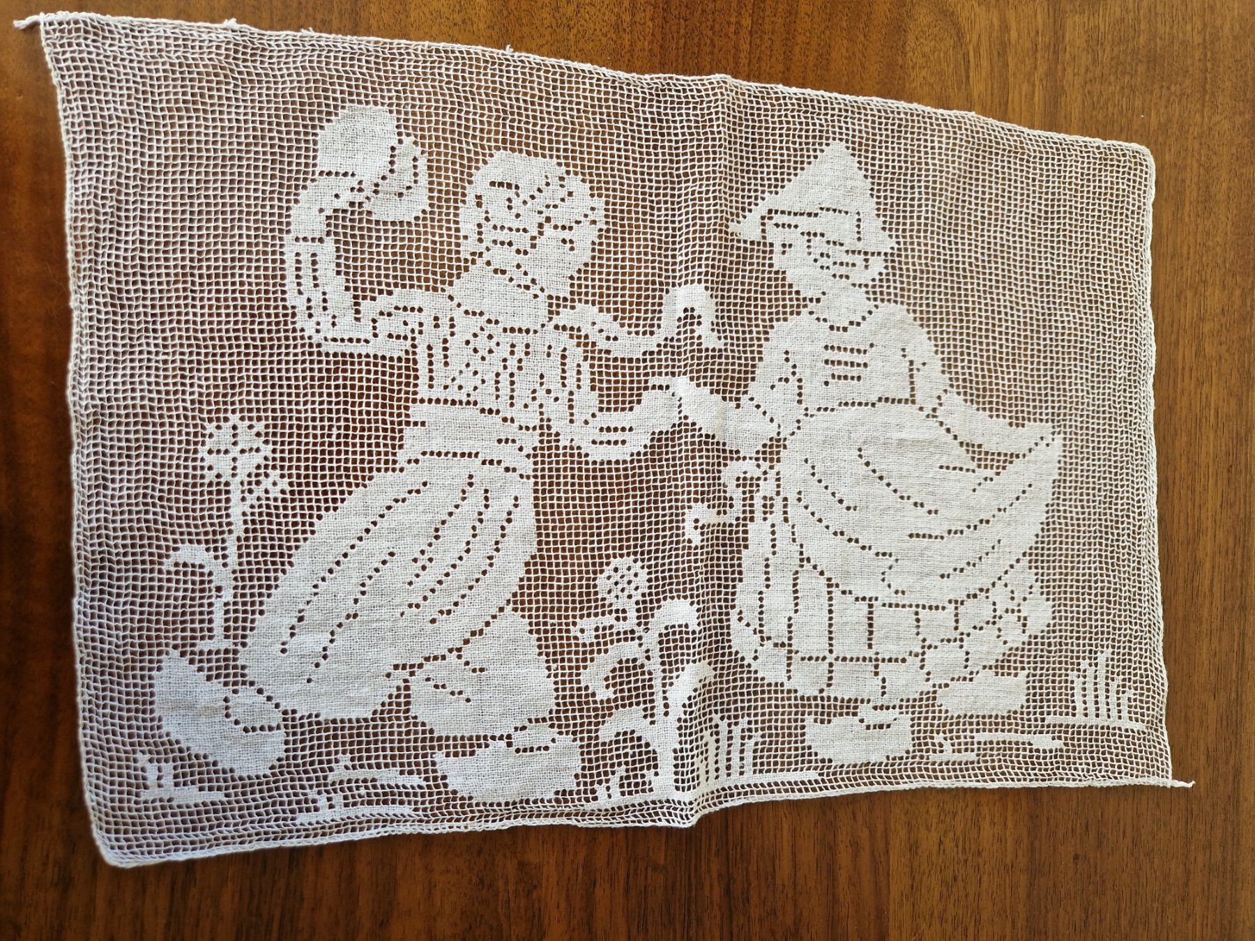 Altra biancheria da tavola: Filet  Deckeli – Usato da Bern venduto da Antikbatik