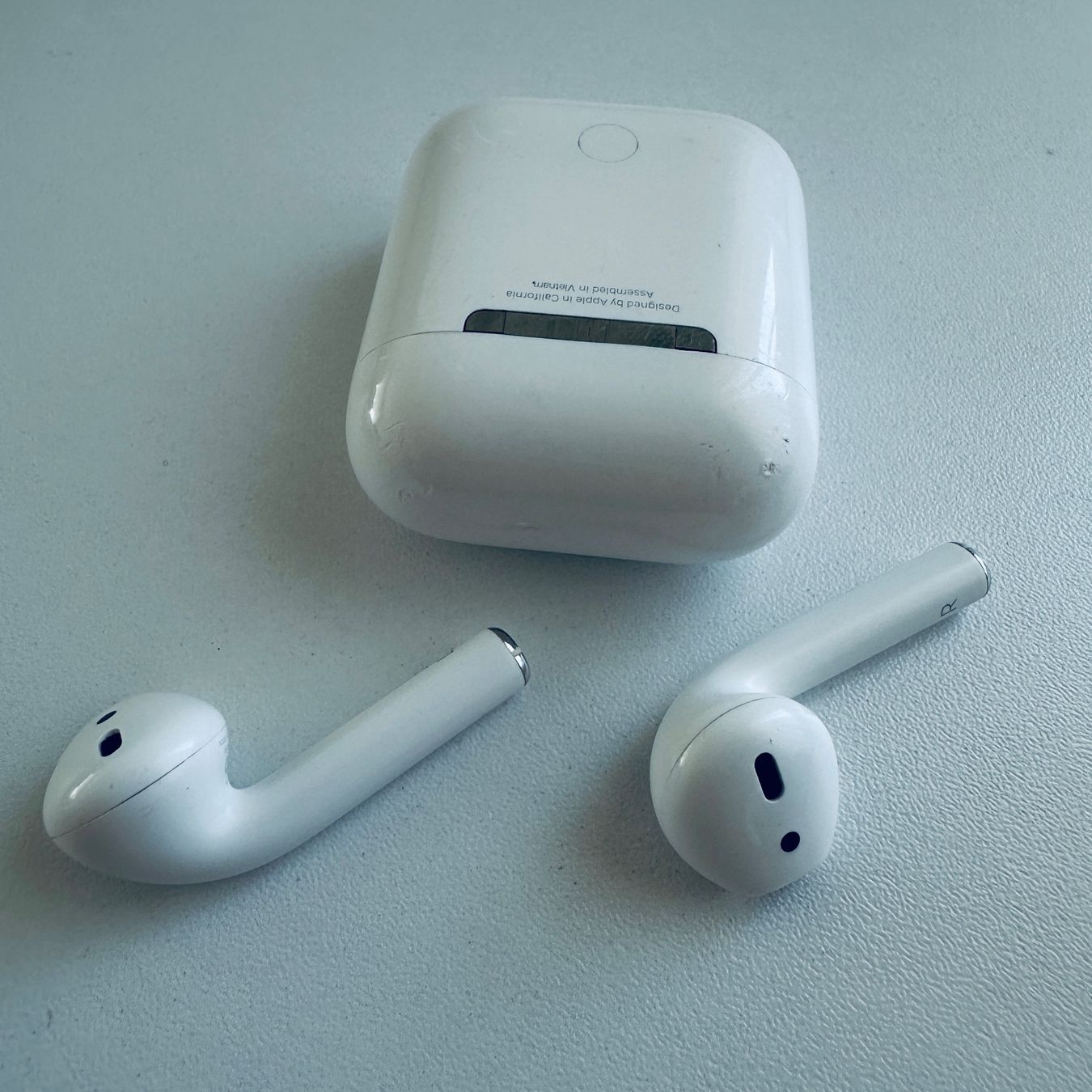 Apple Cuffie: Original Apple AirPods 2 Kopfhörer Wireless Lightning Kabel – Usato da Basel venduto da MY.AIRPODS.SHOP 6