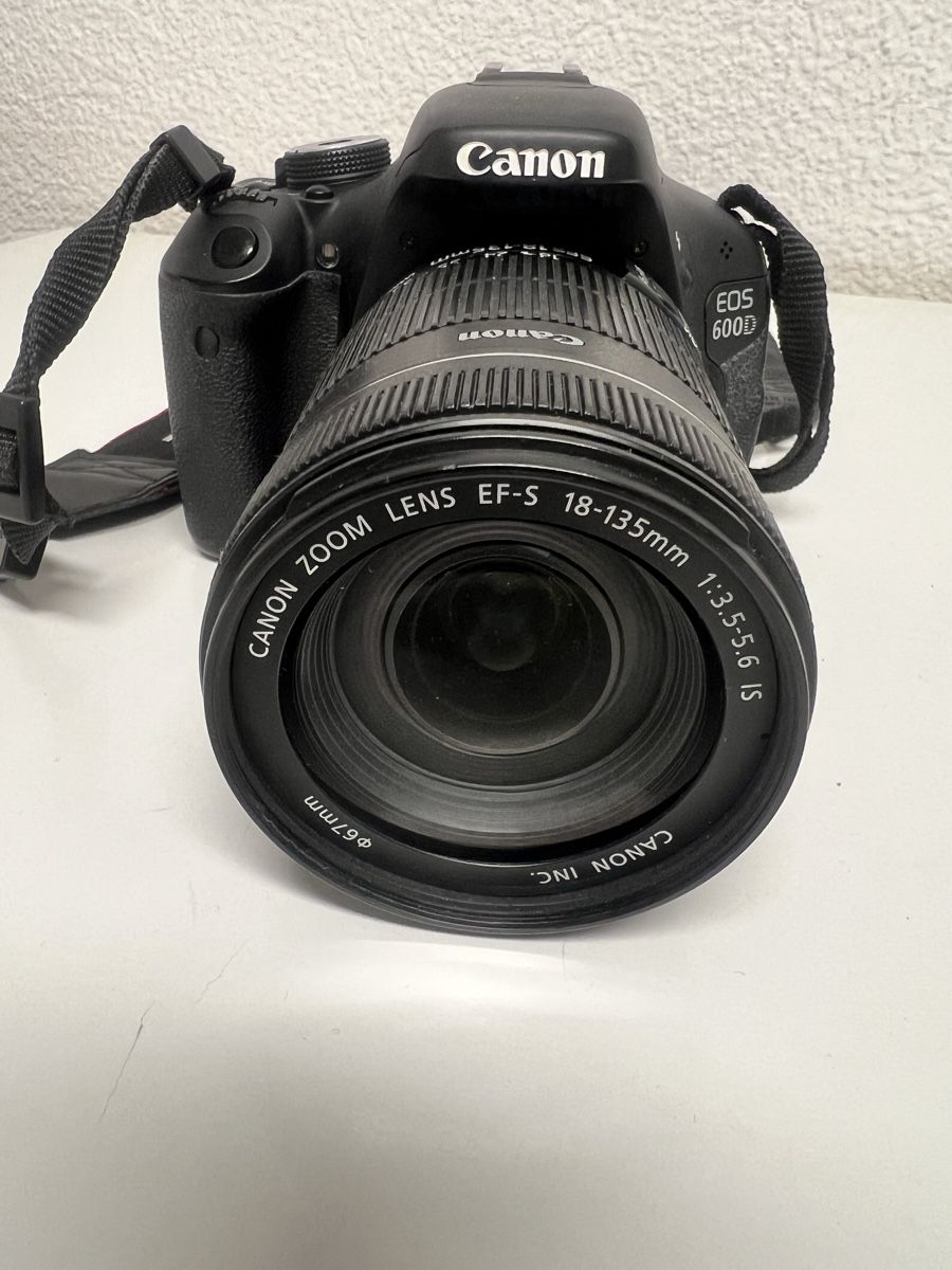 Canon Appareil photo: Defekte Canon Eos 600D – Défectueux à Geuensee par Amonika7