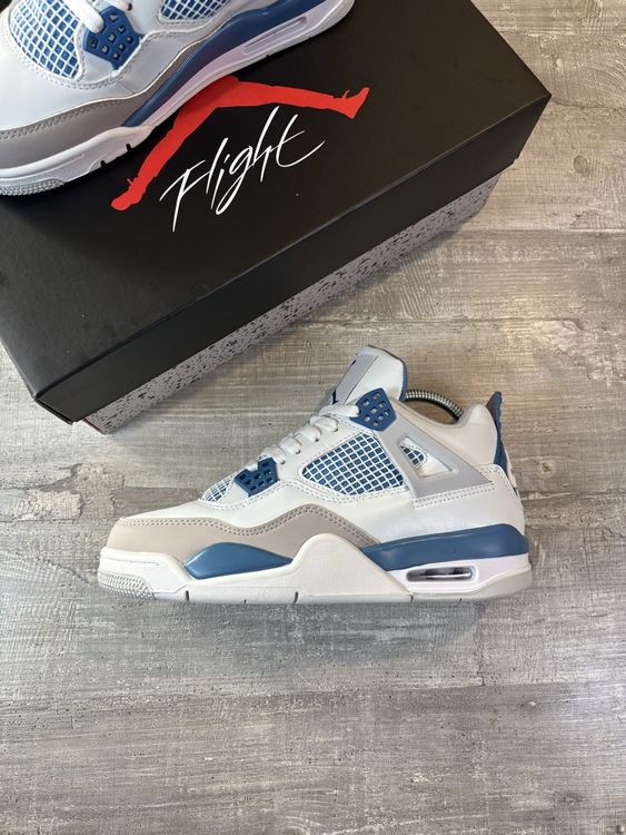 Air Jordan 4 Retro 