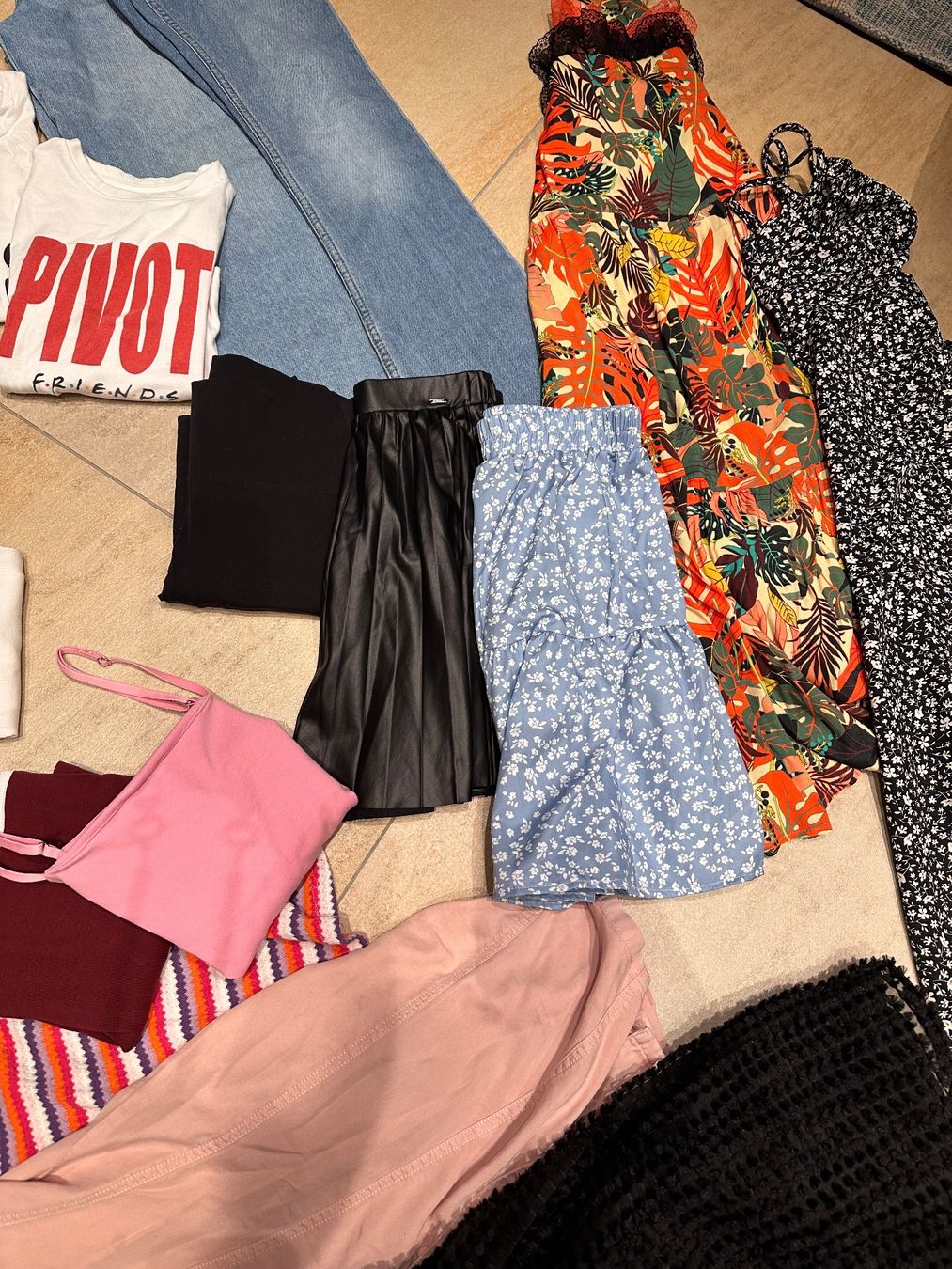Lotti di vestiti: 27 teiliges Kleiderpaket Damen – Usato da Muttenz venduto da ap1515 7