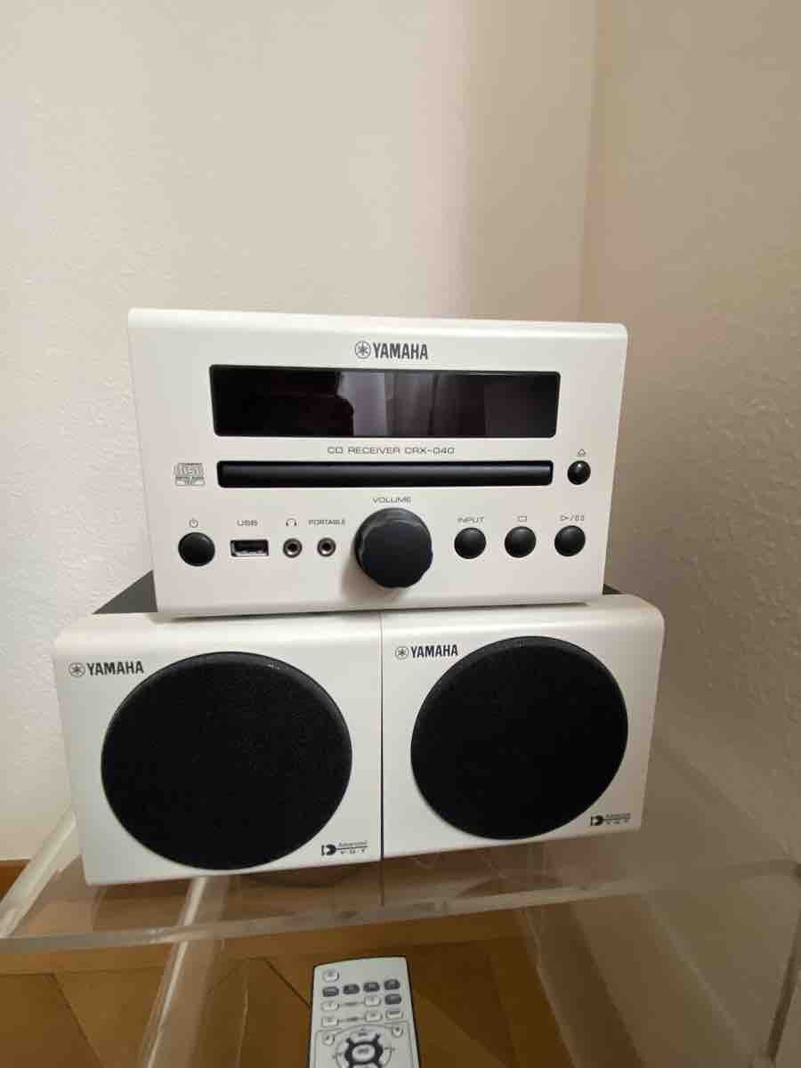 Yamaha Receiver: YAMAHA CD RECEIVER CRX-040 mit Lautsprecher – Gebraucht aus Bern von Violettaline
