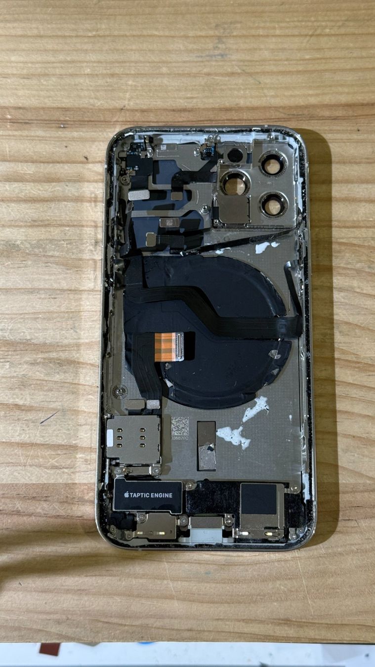 Apple Telefoni cellulari / Smartphones: Châssis Complet iPhone 12 Pro Blanc (dos non Original) – Usato da Morges venduto da DA-repa 2