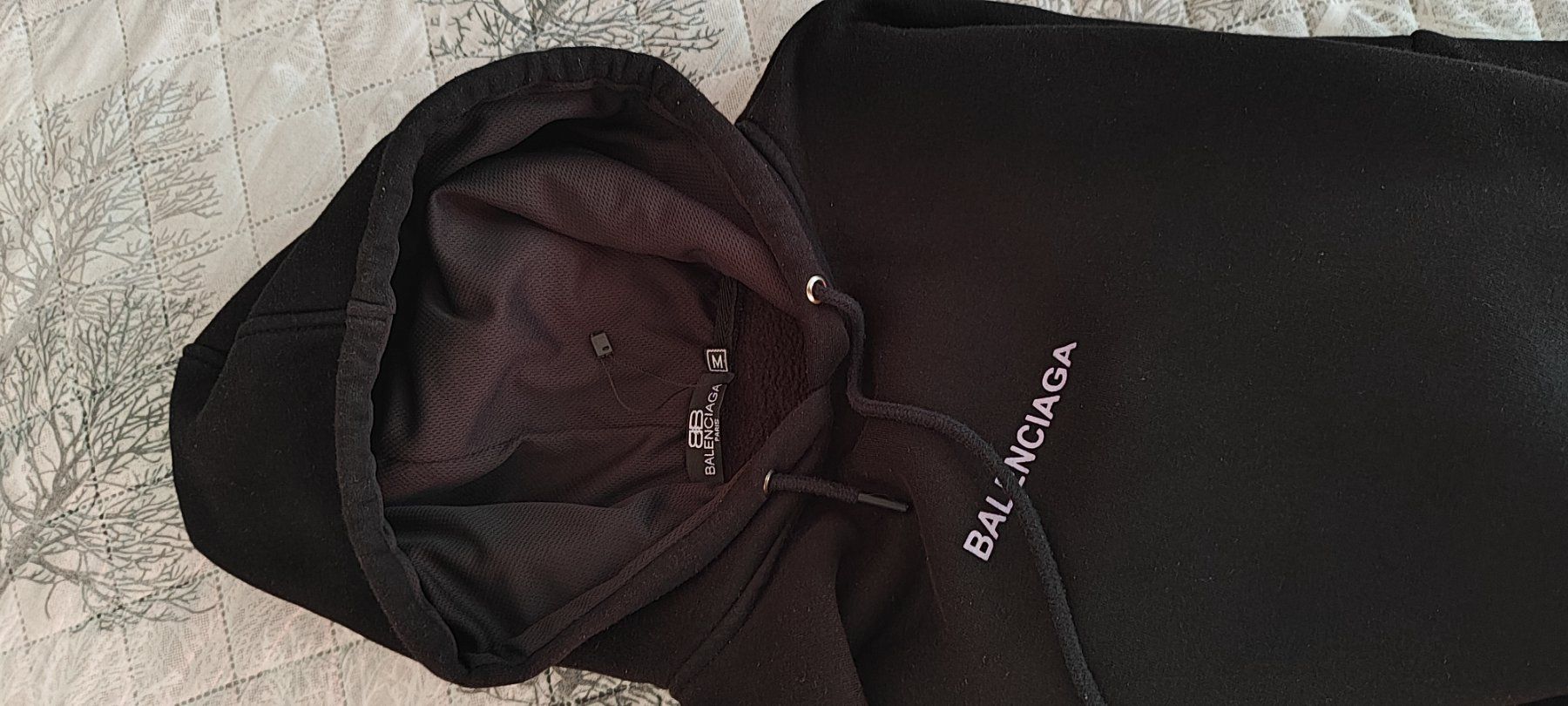 Balenciaga Pulls & Sweat-shirts: Hoodie Balenciaga M – D'occasion à Chur par djovanna 1