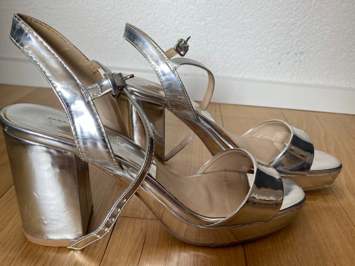 Scarpe da donna: Sandalen mit hohen Absätzen – Usato da St. Gallen venduto da art_pn78