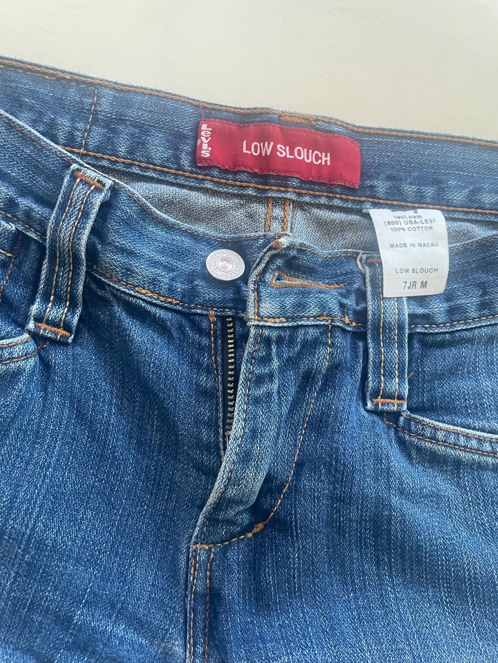 Levi's Jeans: Jeans Levi's – Gebraucht aus Minusio von Pink222