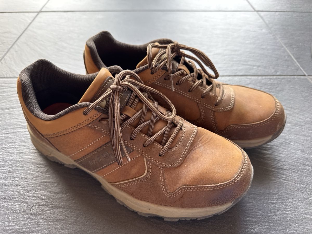 Chaussures hommes: Memphis One Halbschuhe braun Gr. 42 – D'occasion à Unterseen par itslisasp