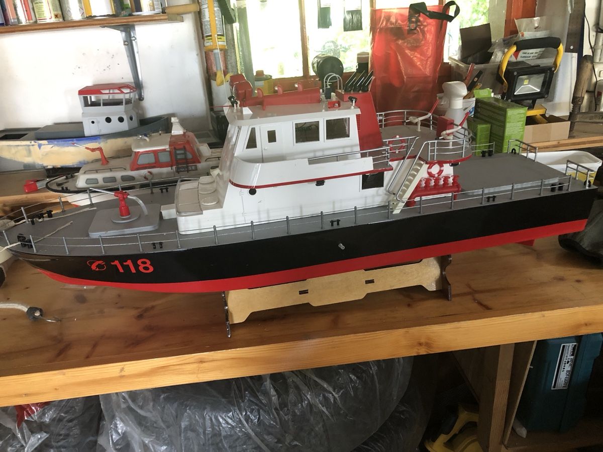 Graupner Modellismo RC: Modellboot mit Zubehör – Usato da Uttwil venduto da matthi82
