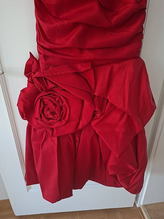 Vestiti: Cocktail Kleid – Usato da Bern venduto da ANIP