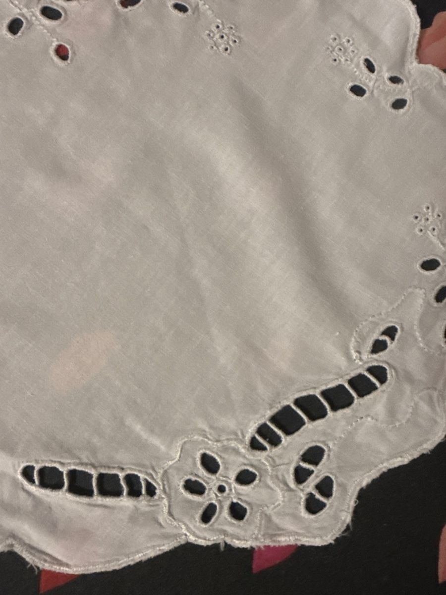 Altra biancheria da tavola: Zwei elegante Deckchen, Handarbeit, weiss,Durchmesser 30cm – Nuovo (secondo la descrizione) da Spreitenbach venduto da BIH2005 1