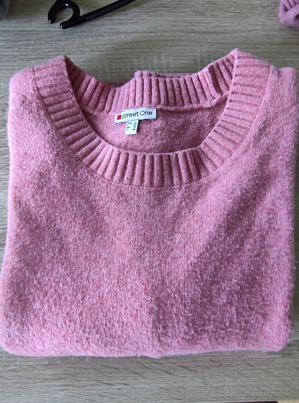 Pulls & Sweat-shirts: Kuschelpullover – D'occasion à Thun par cel_f7x7