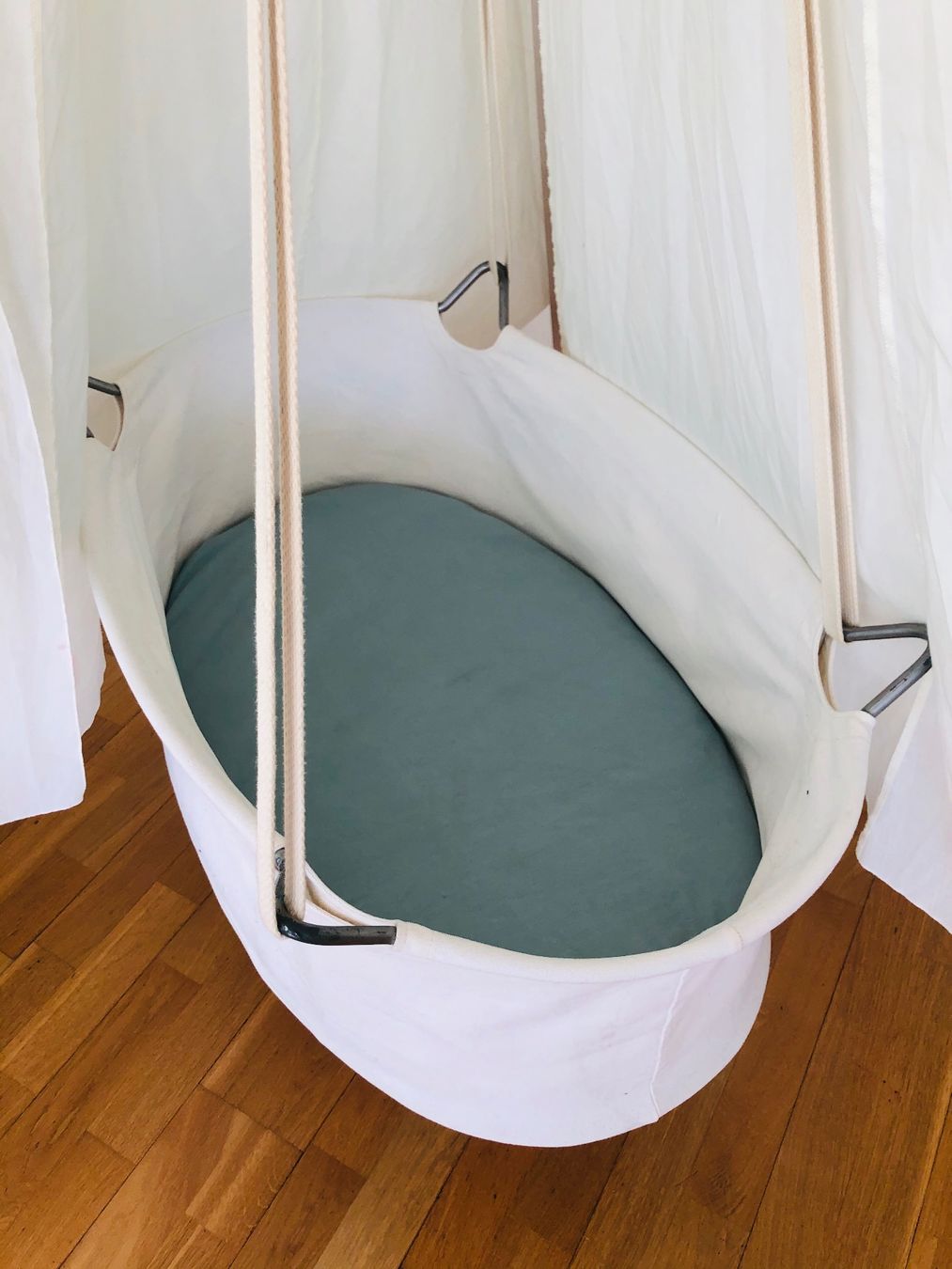 Leander Wiegen & Stubenwagen: Leander Babywiege inkl. Zubehör – Gebraucht aus Zürich von Histo_RaHub 1