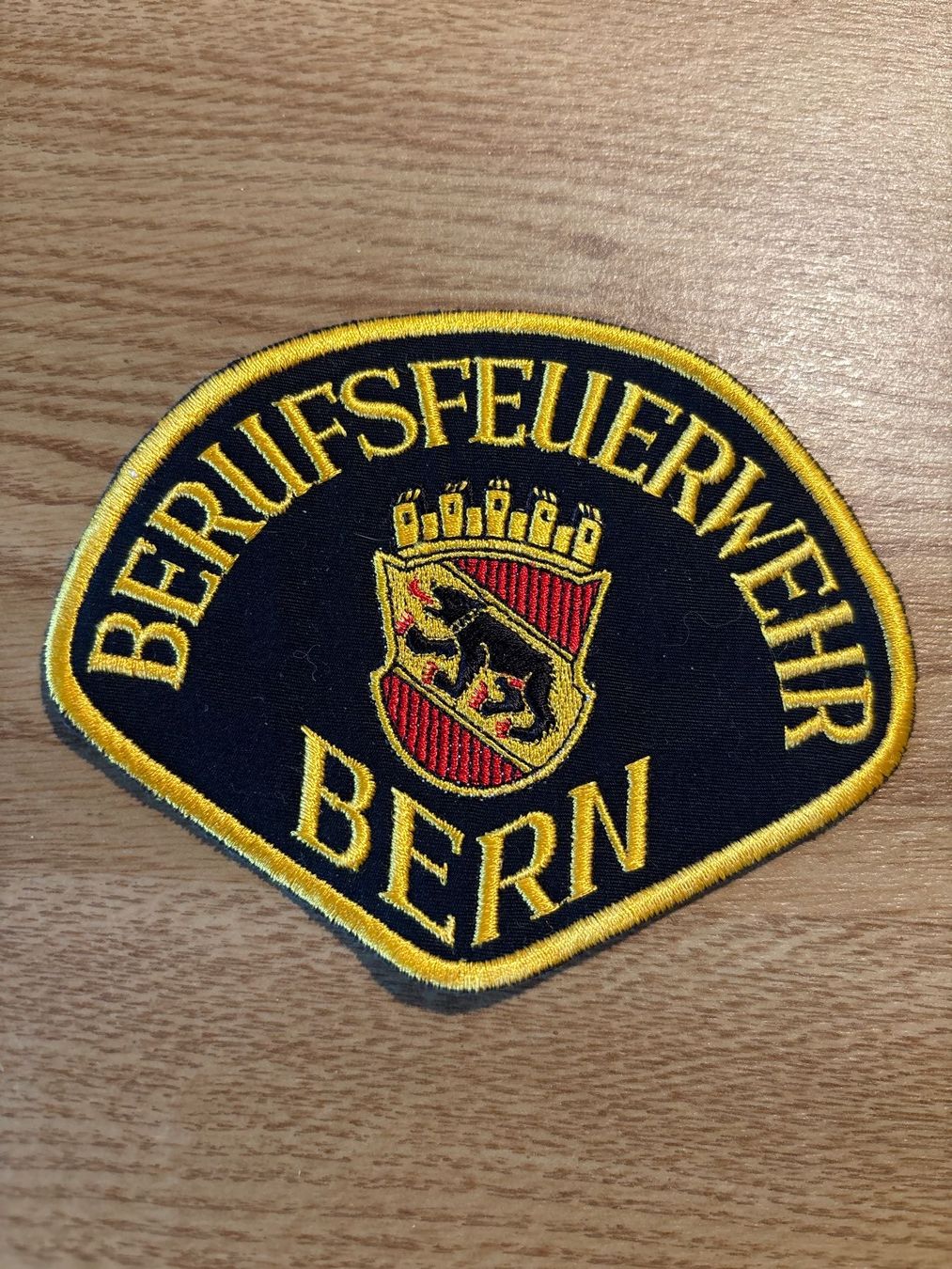Toppe: Berufsfeuerwehr Bern Aufnäher – Nuovo (secondo la descrizione) da Salvenach venduto da Haeseli59