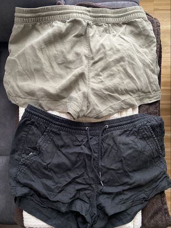 2er Set kurze Shorts Khaki und schwarz Gr. 40 H&M