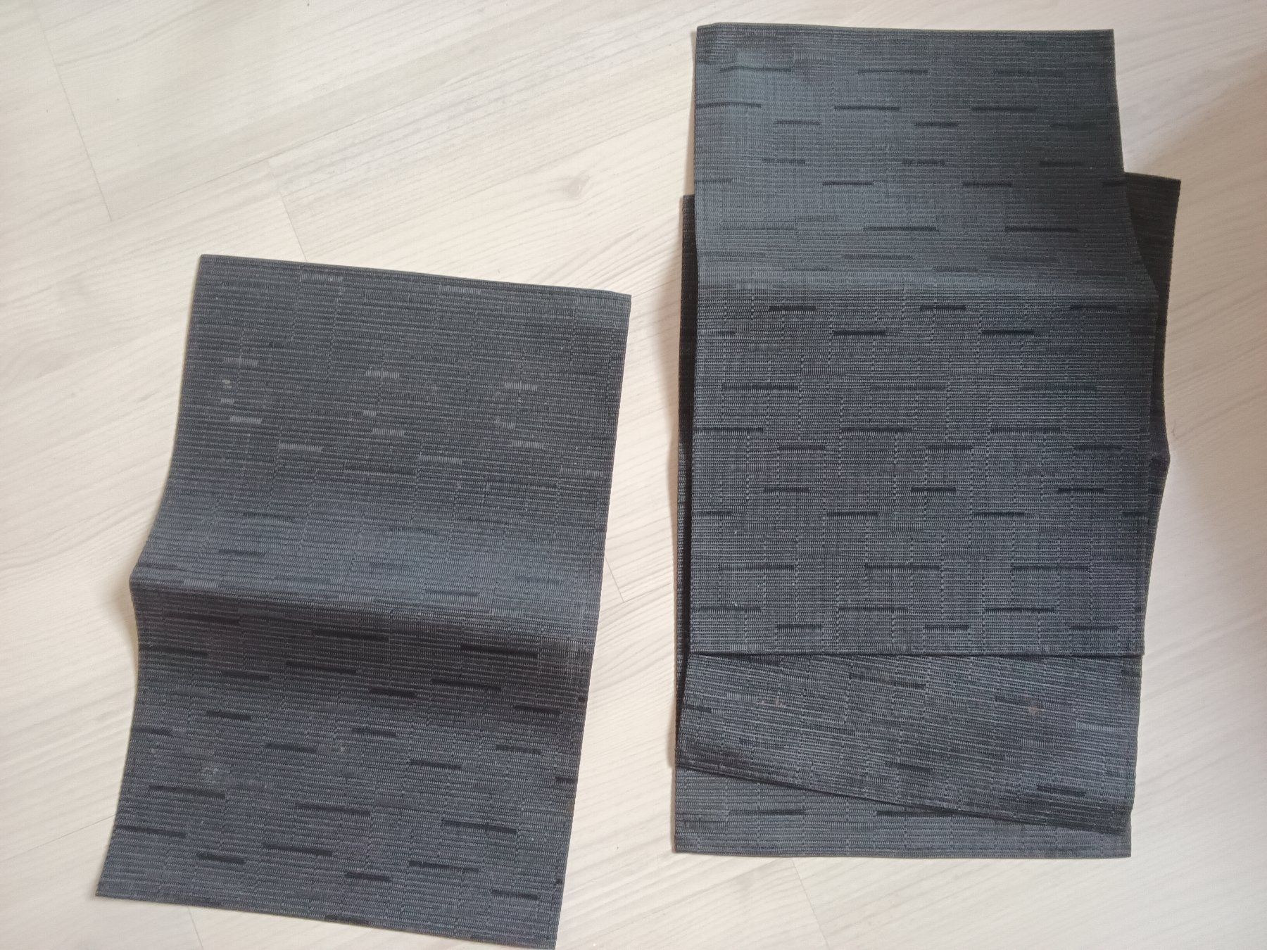 Set di tavolo e panche: Tischsets - 4 Stück - gebraucht – Usato da Horn venduto da Corazon15