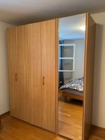 Kleiderschrank mit Spiegeltüren