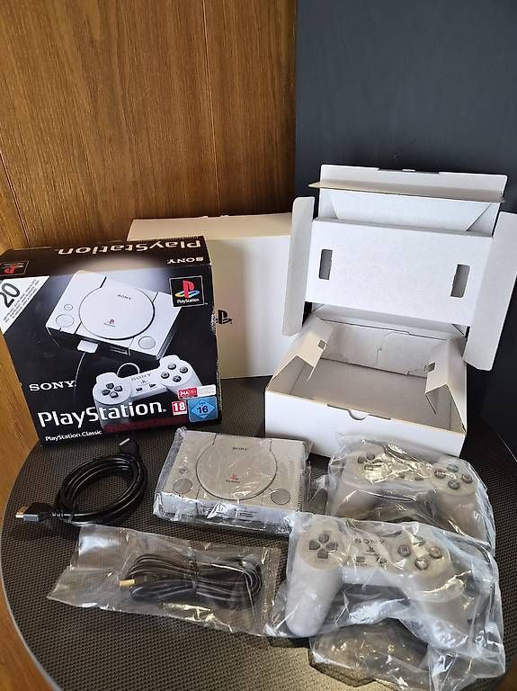 Consoles: PlayStation Classic Mini OVP  – D'occasion à Berg TG par pas_mft2 1