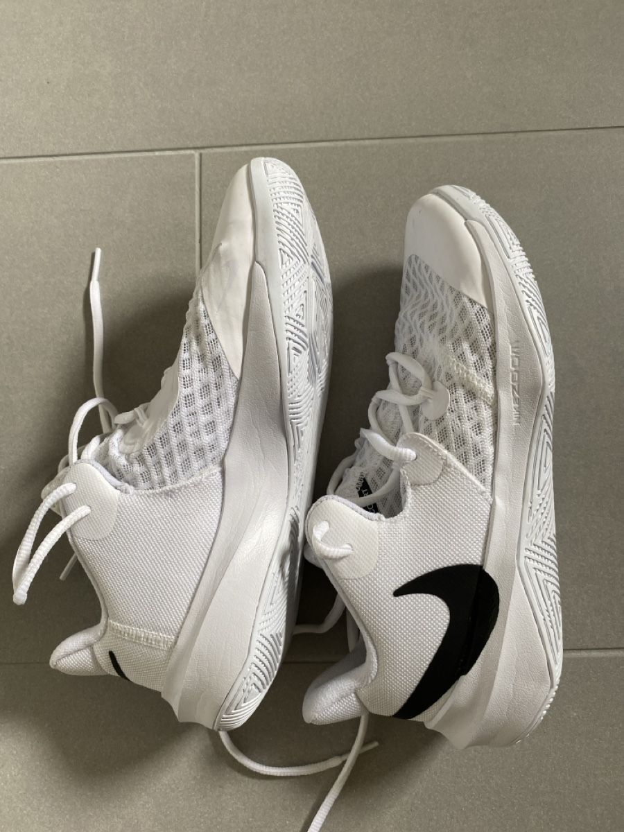 Nike Scarpe da donna: Nike Hallenturnschuh – Usato da Chur venduto da dan_tp5n 1