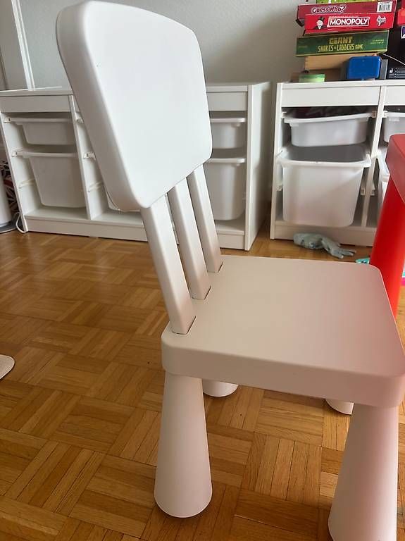 Set di tavolo e panche: IKEA Kids Table and Chairs – Usato da Genève venduto da dcl_7j5w 4