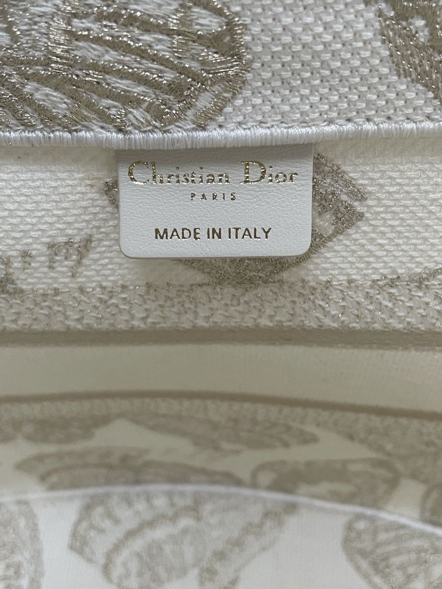 Dior Borse da donna: NEW Christian Dior Hat Basket Bag – Nuovo e nell'imballaggio originale da Vacallo venduto da kellyyy 5