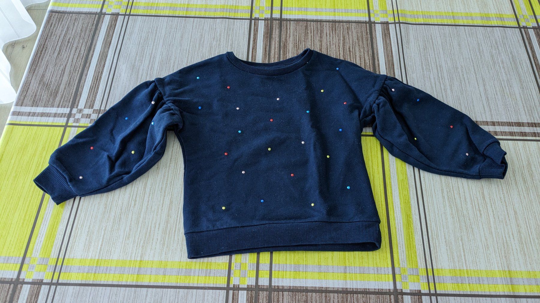 Pullover & Sweatshirts: Süsser, dickerer Pullover - mit bunten Steinchen - 98/104 – Gebraucht aus Staufen von Fleby84