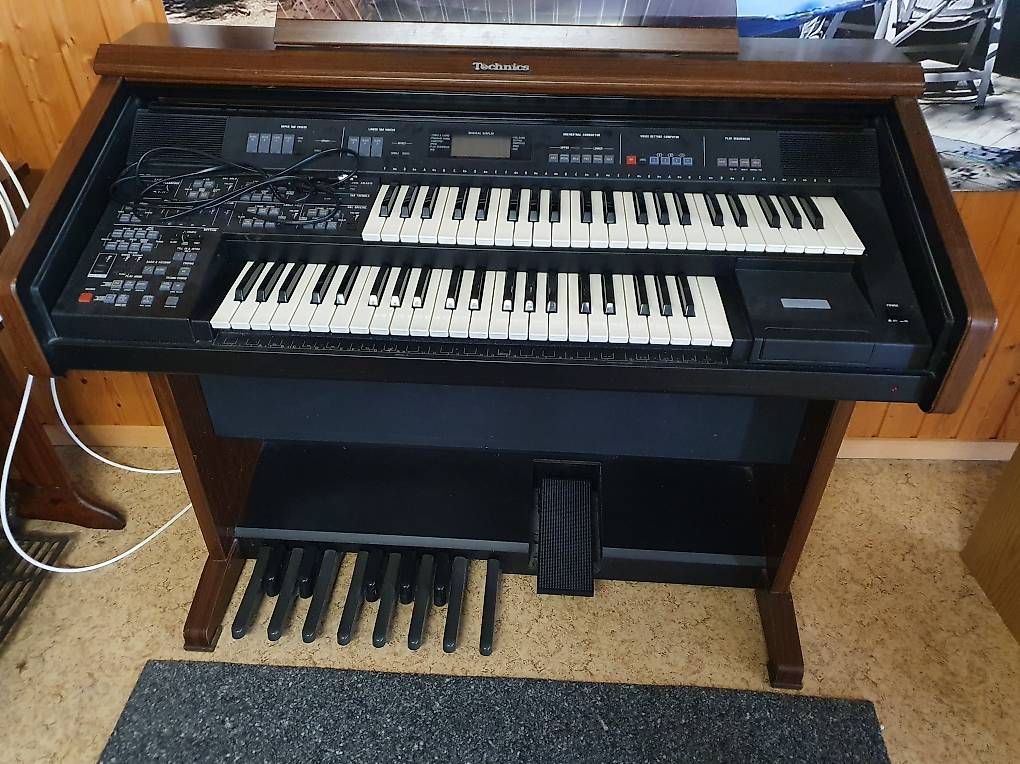 Strumenti musicali: Technics Orgel – Usato da Remetschwil venduto da freyheinz 1