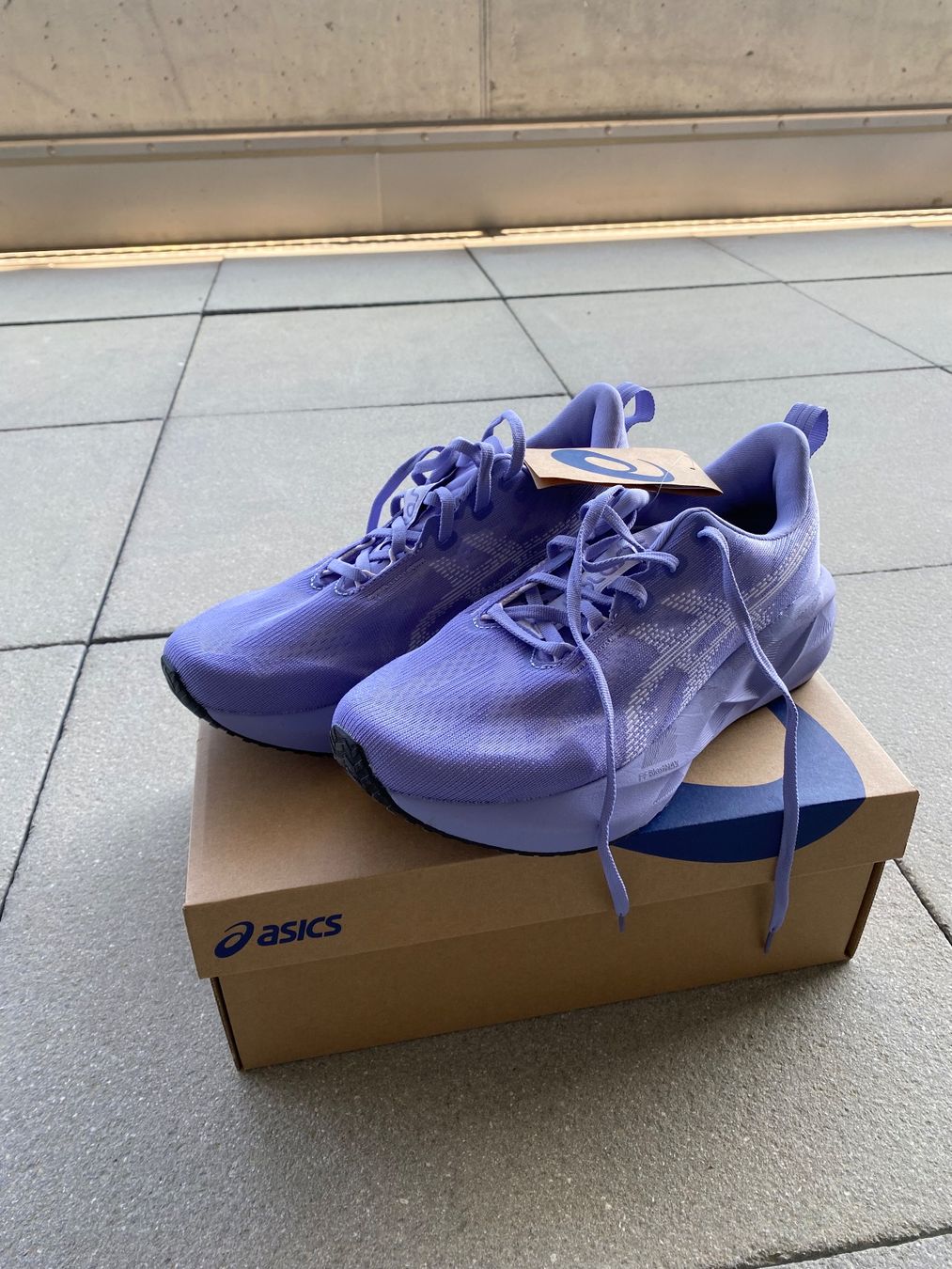 Asics Scarpe da donna: Laufschuh Asics Novablast 5 – Nuovo e nell'imballaggio originale da Baden venduto da deni_cfr 2