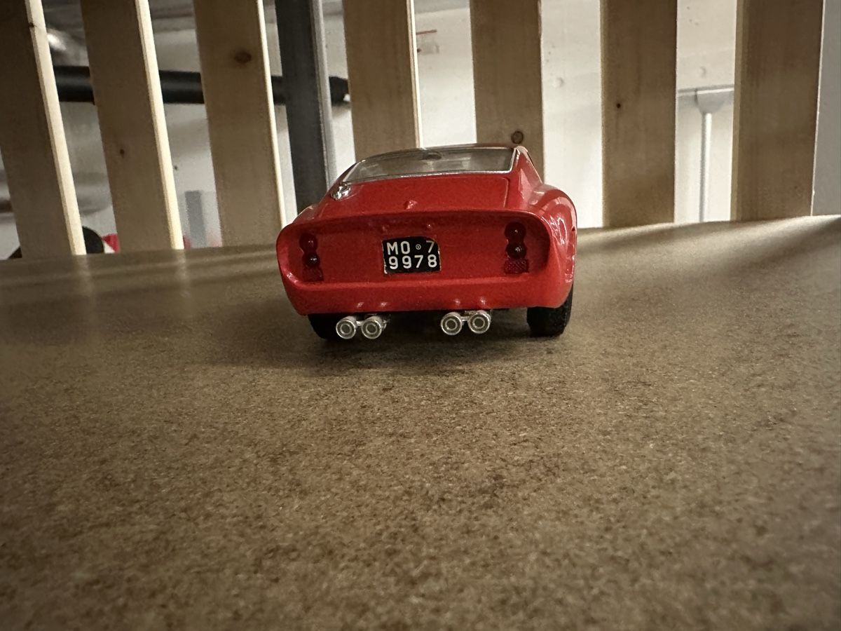Bburago Modellautos: Ferrari 250 GTO Modellauto, rot – Gebraucht aus Zürich von ner_j6xn 3