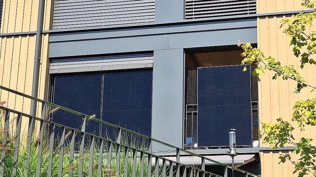 Solargeräte und Solarprodukte: Anker Solix RS40P Rigid Solar Panel 455W x4 Stück – Gebraucht aus Gams von Glanter 2