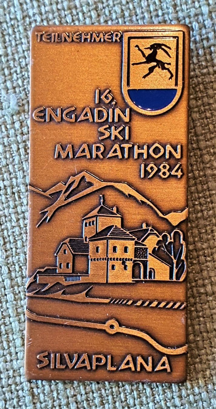 Cartoline postali: J877  Engadin Ski Marathon Silvaplana 84 – Usato da Reinach BL venduto da Boston-Verkauf