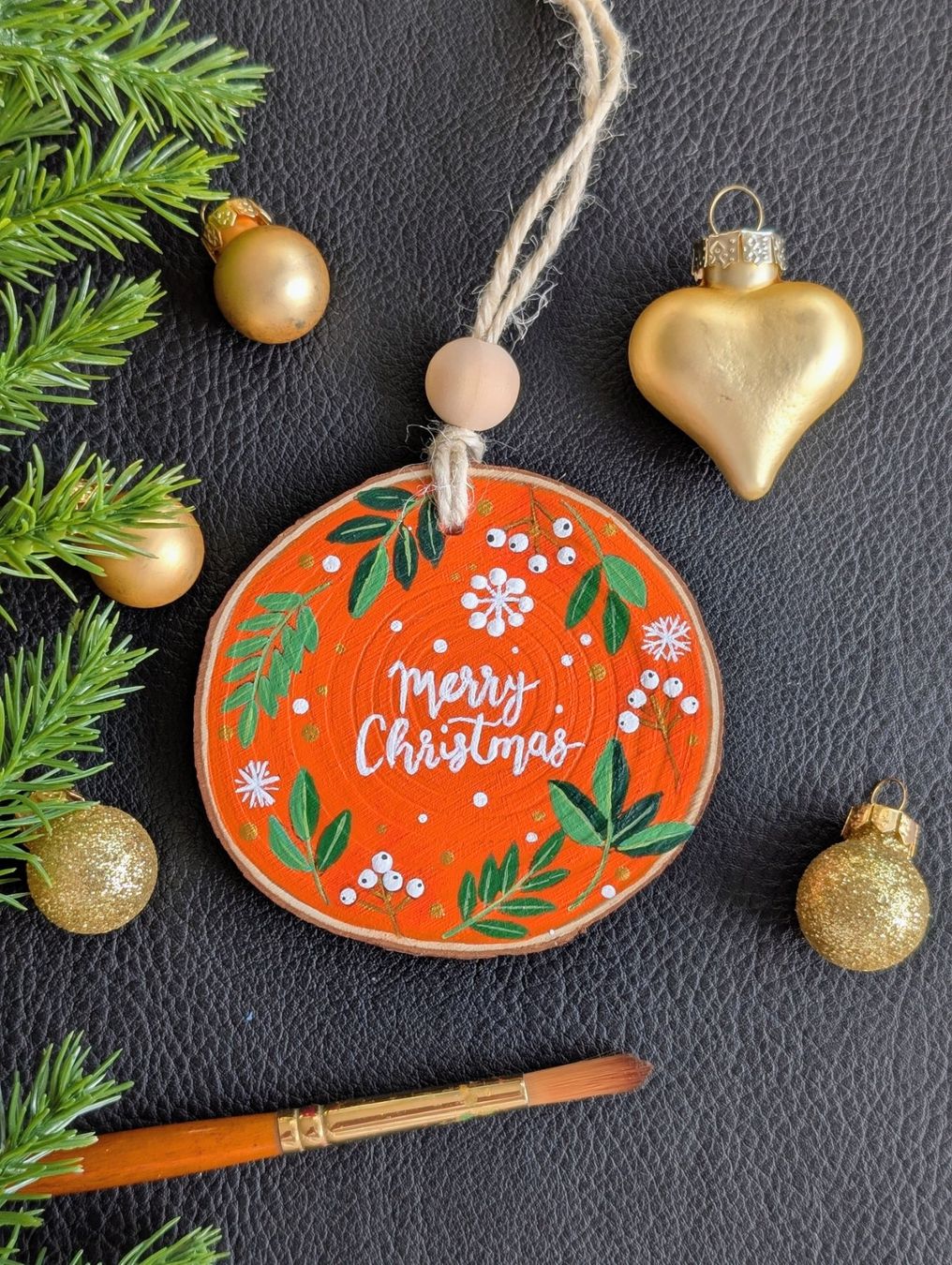 Alle Dekorationen: Handmade Wood Slice Christmas Ornaments – Neu und originalverpackt aus Winterthur von LaVieColor 5