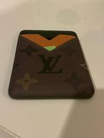 Louis Vuitton Kartenmagnet in Braun