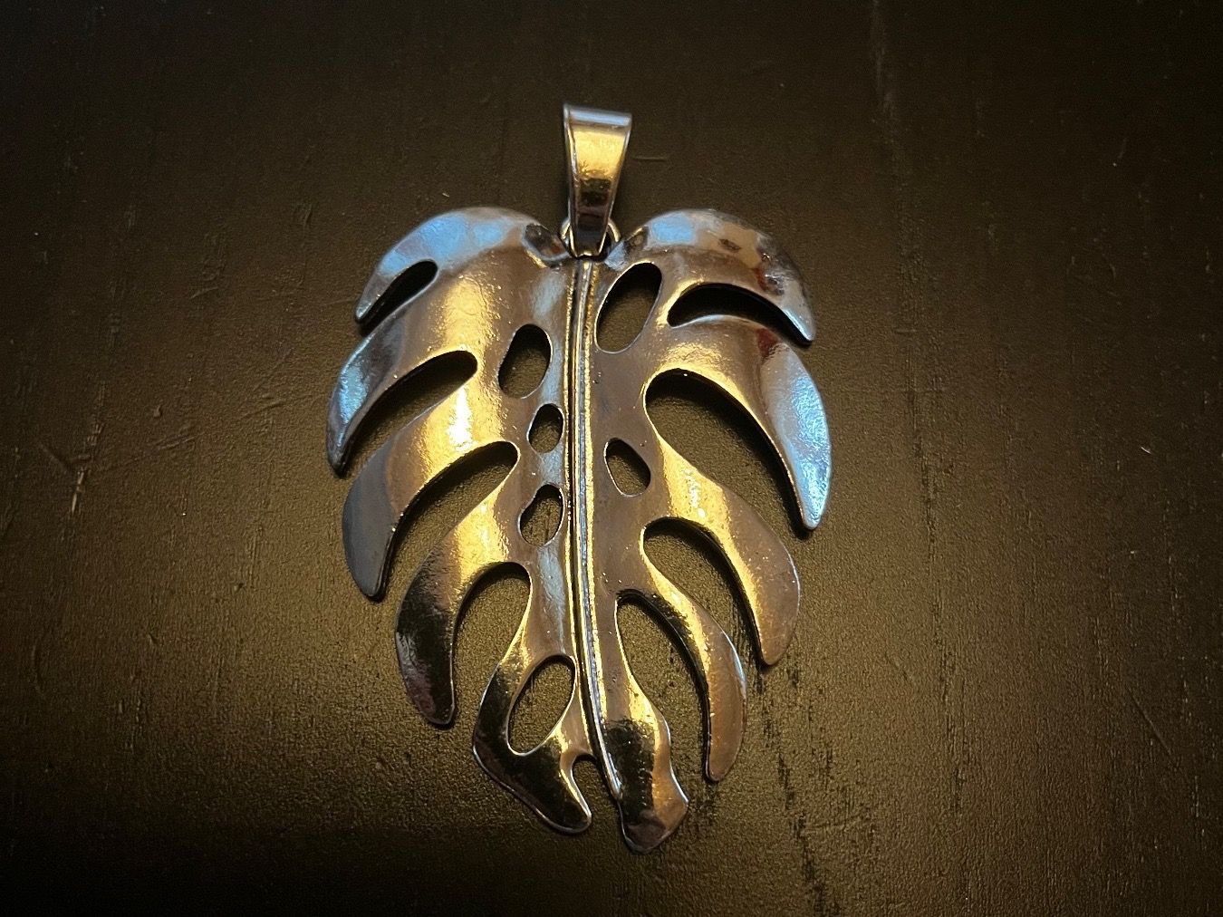 Anhänger: Amulett/ Anhänger Monstera Blatt – Neu (gemäss Beschreibung) aus Gams von Mariawicca 1