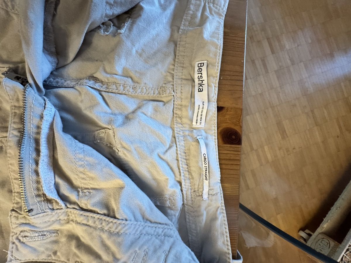 Bershka Pantaloni: Gargohose bershka 40 – Usato da Küssnacht am Rigi venduto da ciucchino 2