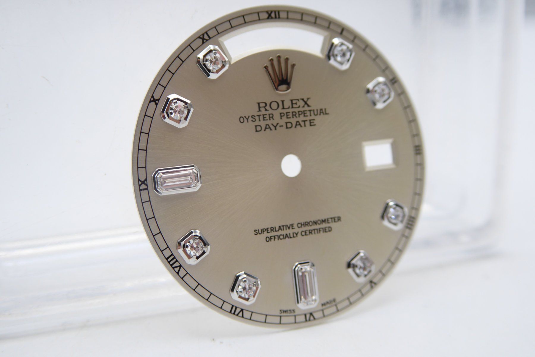 Rolex Orologi: Rolex Day-Date 36mm silver diamond dial Index 118239 – Nuovo (secondo la descrizione) da Geneve venduto da adr_xk6n 1