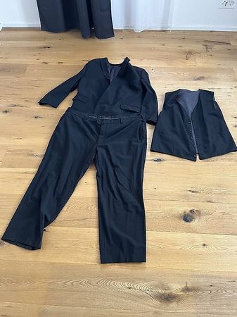Anzug 3-teilig Grösse 30/32 Sakko Hose Gilet
