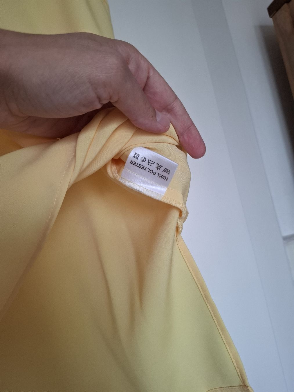 Top: Petit top jaune Vintage – Nuovo (secondo la descrizione) da La Tour-de-Peilz venduto da Marin_nette 3