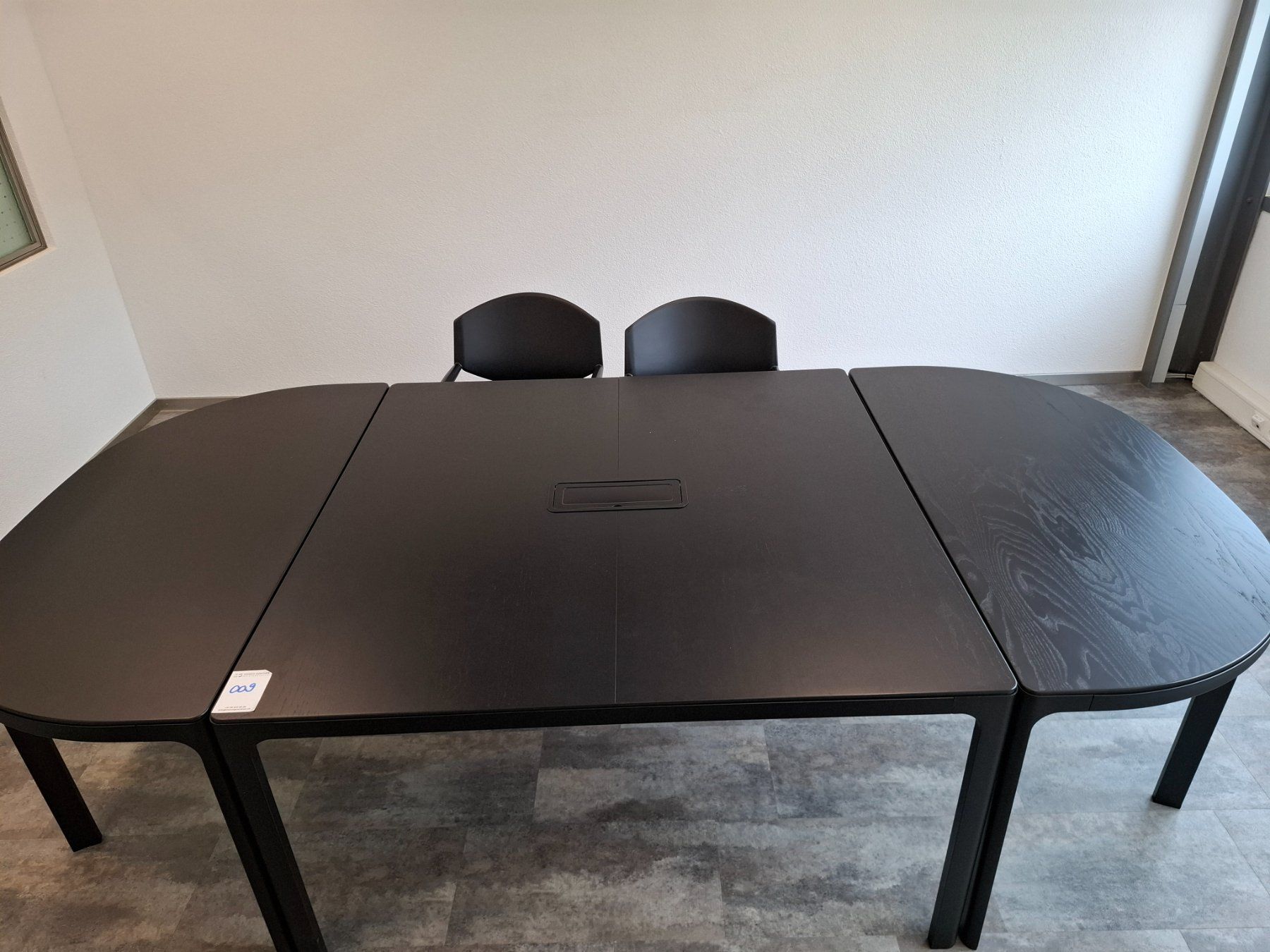 Ikea Tavoli: 009 Ovaler Sitzungstisch mit Stühlen (4x) – Usato da Derendingen venduto da Meisterstuecke 1