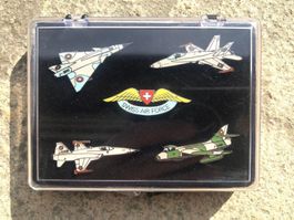 Swiss Air Force boite de 5 pin's - Les pin's de nos avions