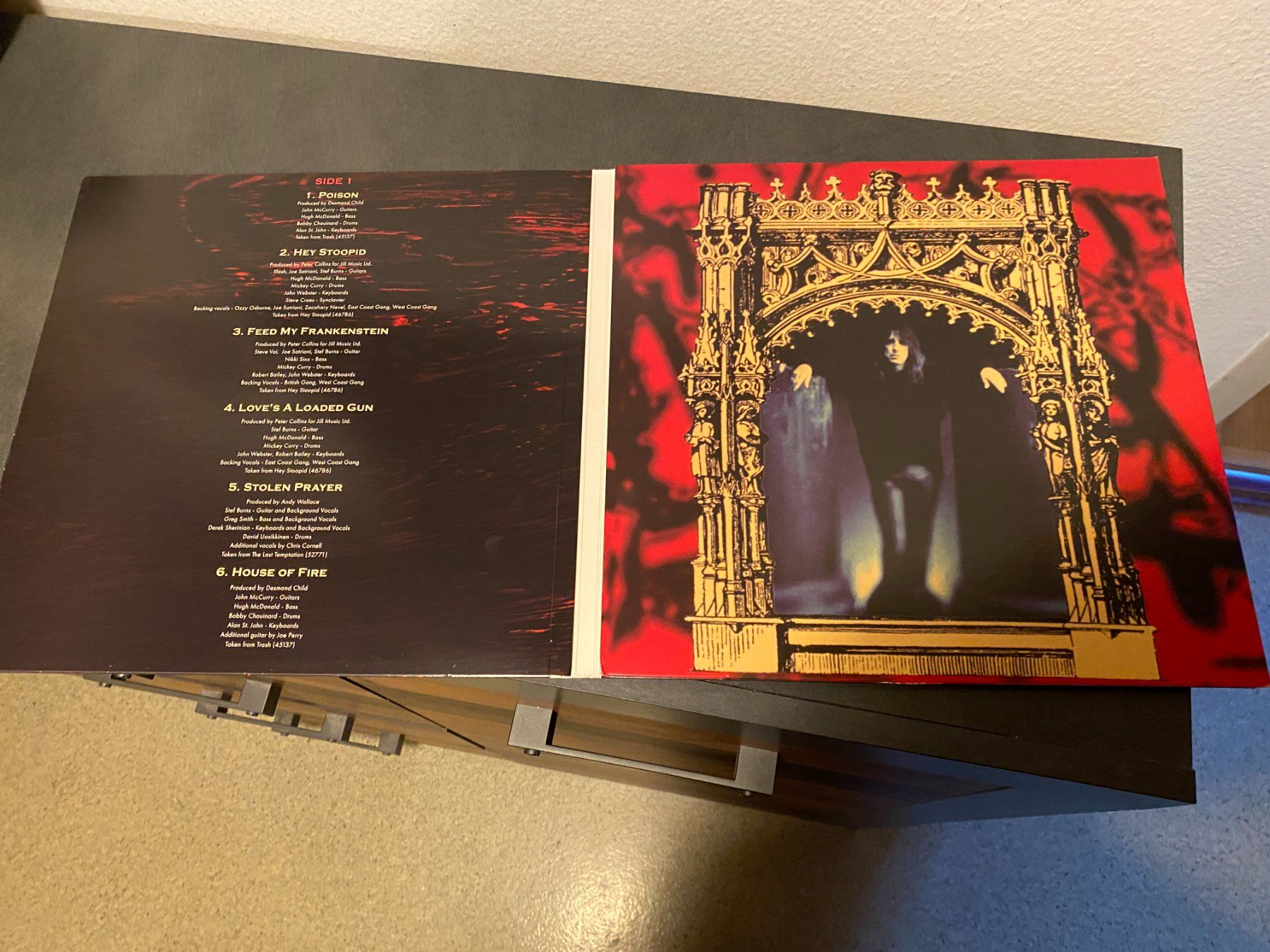 Dischi in vinile: Alice Cooper - Classicks 2019 – Usato da Basel venduto da VinylLover68 5