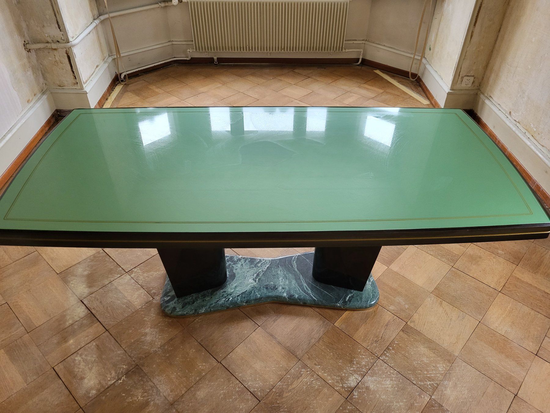 Set di tavolo e panche: Vittorio Dassi Iconic Design Mid-Century Italian Table – Usato da Porrentruy venduto da Kilfoun 2