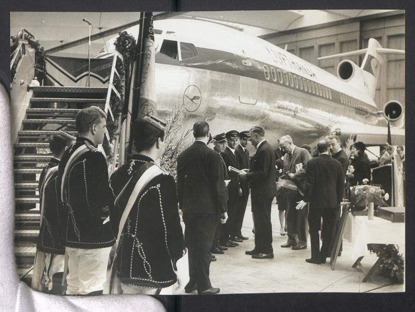 Fotografie & Manifesti: Fotografie Flugzeug Boeing 727 D-ABIK de – Usato da Berlin venduto da bartko-reher