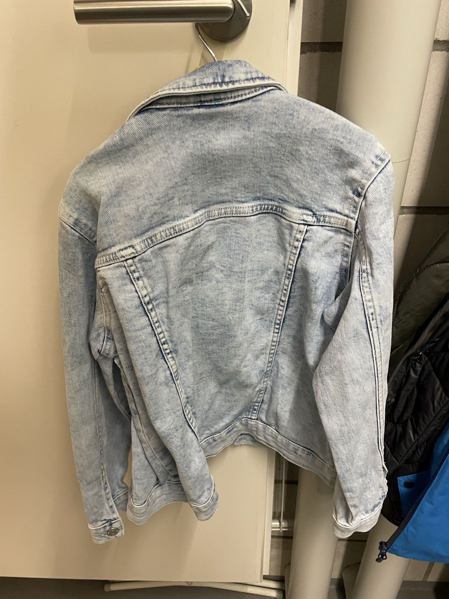H&M Giacche & Cappotti: Jeansjacke Mädchen – Usato da Balgach venduto da sei_s6d7 1