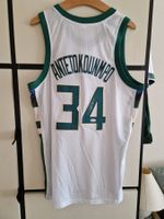 Autographe de G. Antetokounmpo sur maillot custom BUCKS NBA
