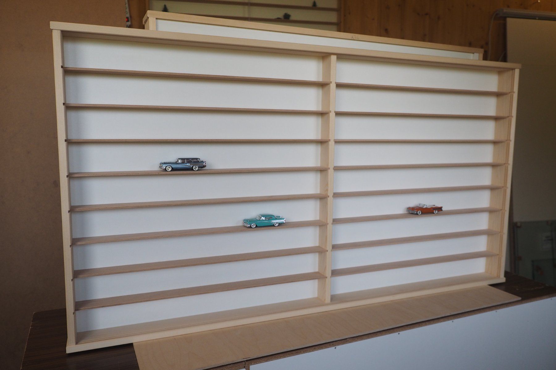 Vitrinen: Vitrine für Modellautosammler 1:87 oder H0 Modelle – Neu (gemäss Beschreibung) aus Heimberg von h0realgood