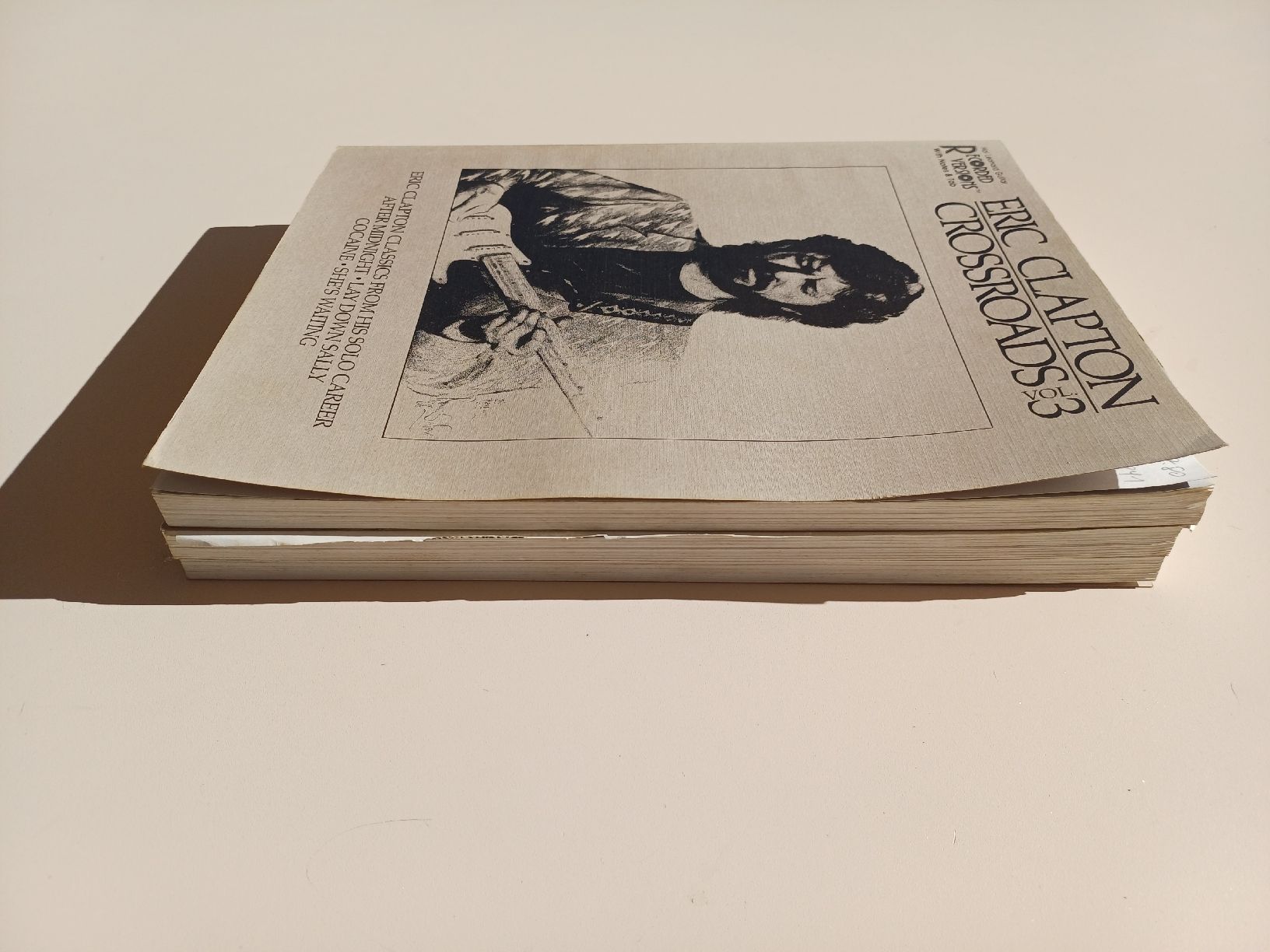 Libri: Eric Clapton "Crossroads vol.1,2,3" partitions guitares – Usato da Begnins venduto da Drastic-Sound 5