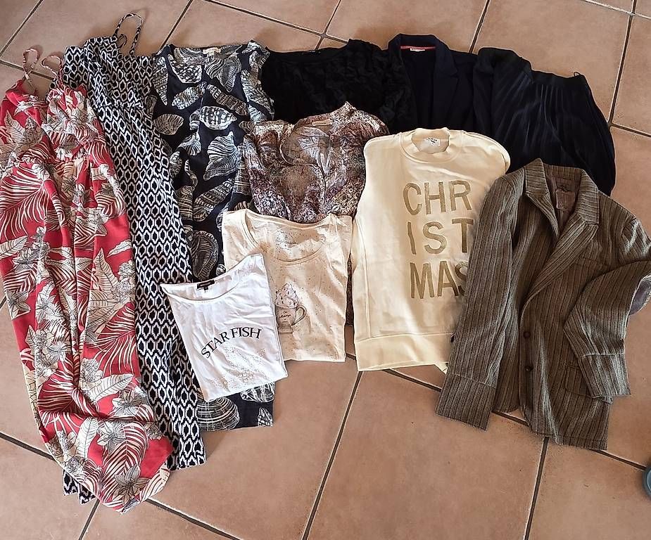 Lotti di vestiti: Kleiderpaket diverser Marken – Usato da Mühlethurnen venduto da sabrina14